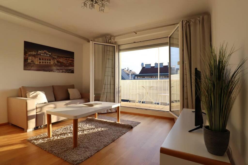 Brilliant View: Balcony Home, Modern, Stylish And Newly Renovated Вена Экстерьер фото
